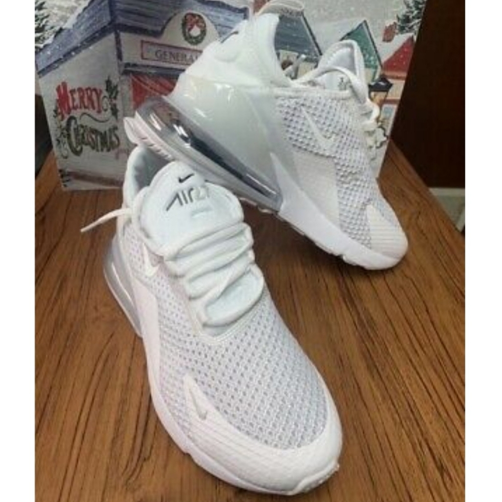 Nike women's Air Max 270 white